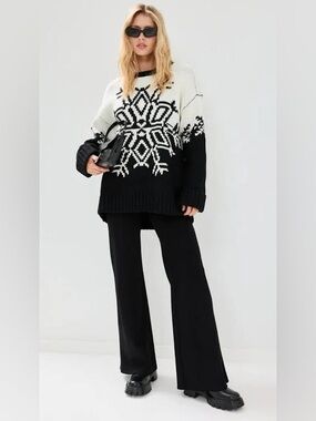 Show Me Your Mumu Stowe Snowflake Sweater NWT Size M